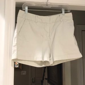 Vineyard Vines Khaki color shorts